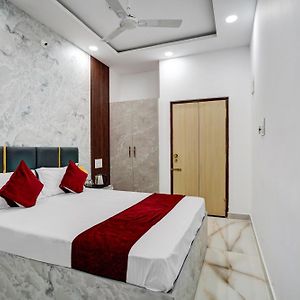 Budget King Room